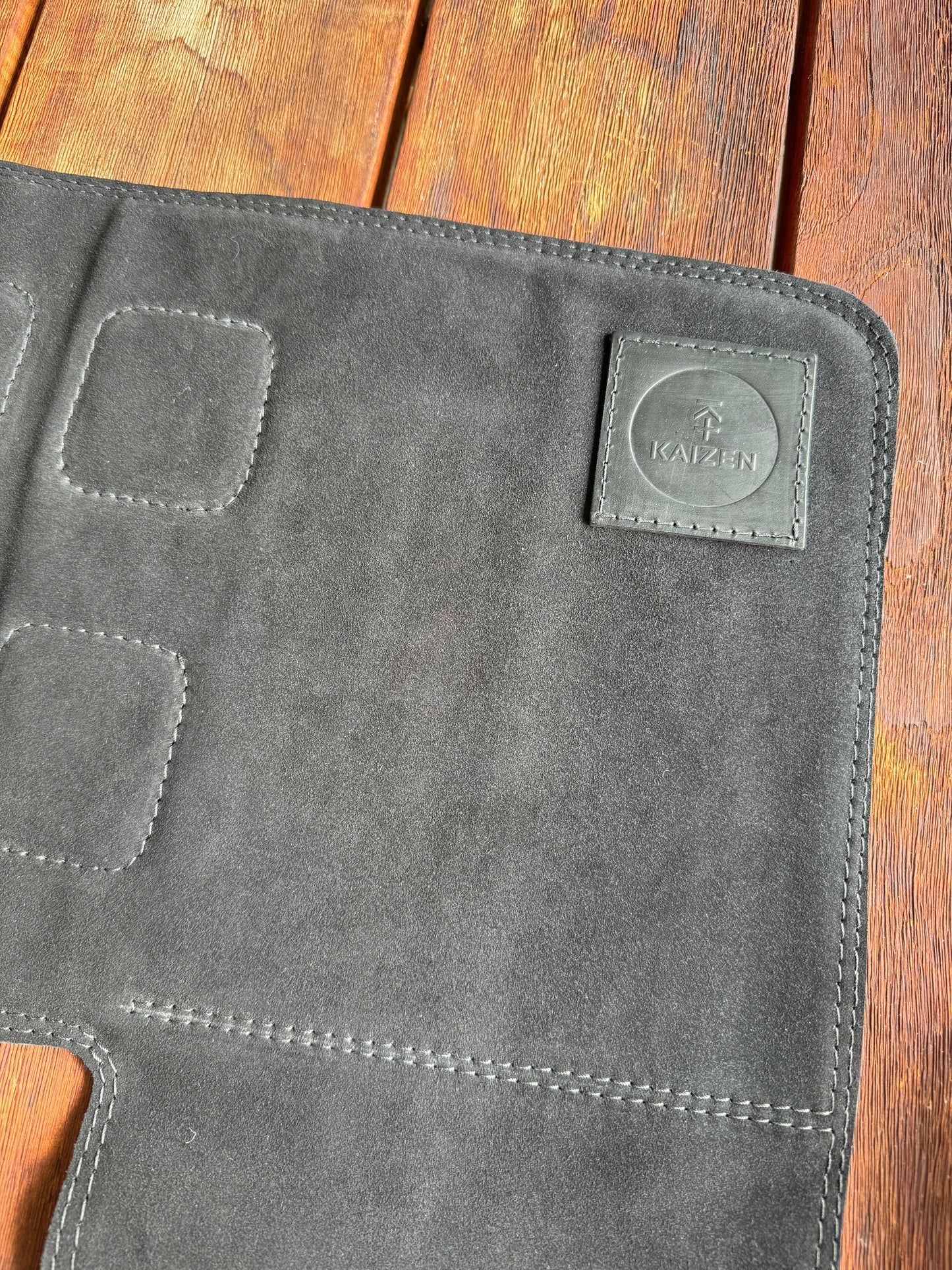 KAIZEN SUEDE LEATHER BENCH MAT WITH ELBOW PAD 290MM