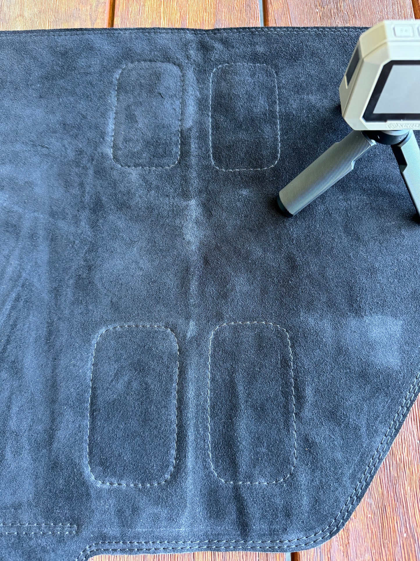 KAIZEN SUEDE LEATHER BENCH MAT WITH ELBOW PAD 440MM