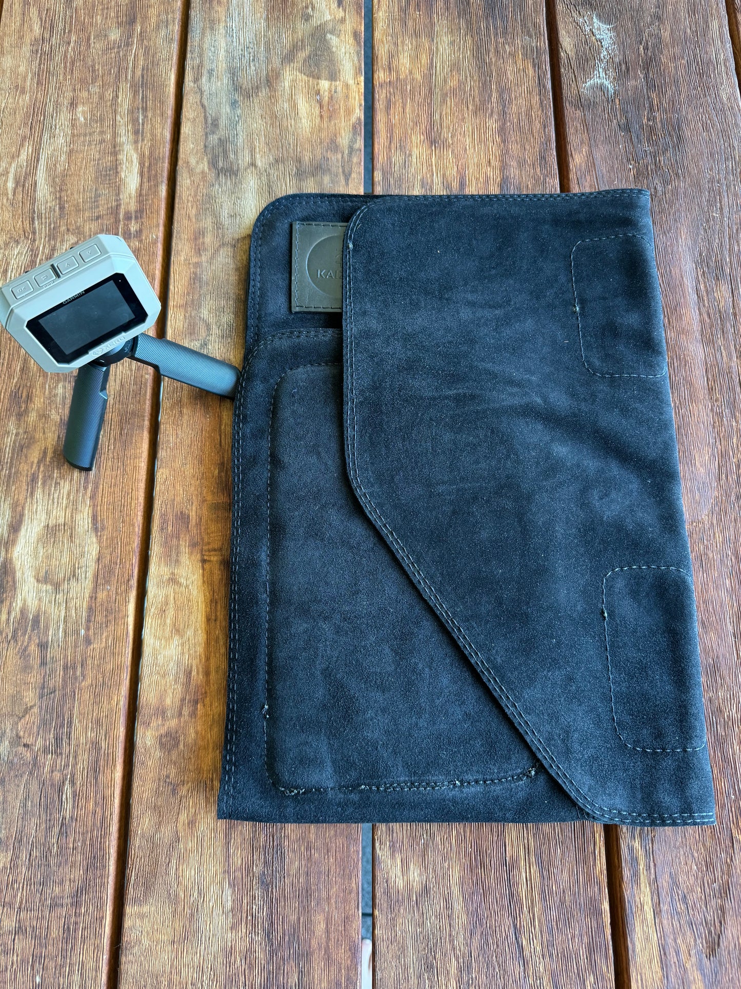 KAIZEN SUEDE LEATHER BENCH MAT WITH ELBOW PAD 440MM