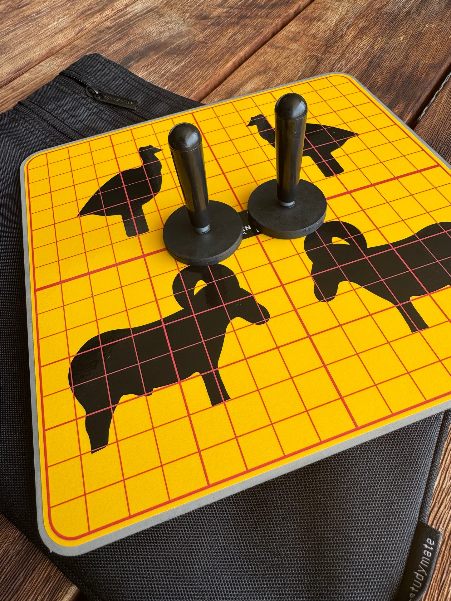 KAIZEN METALLIC SILHOUETTE BOARD