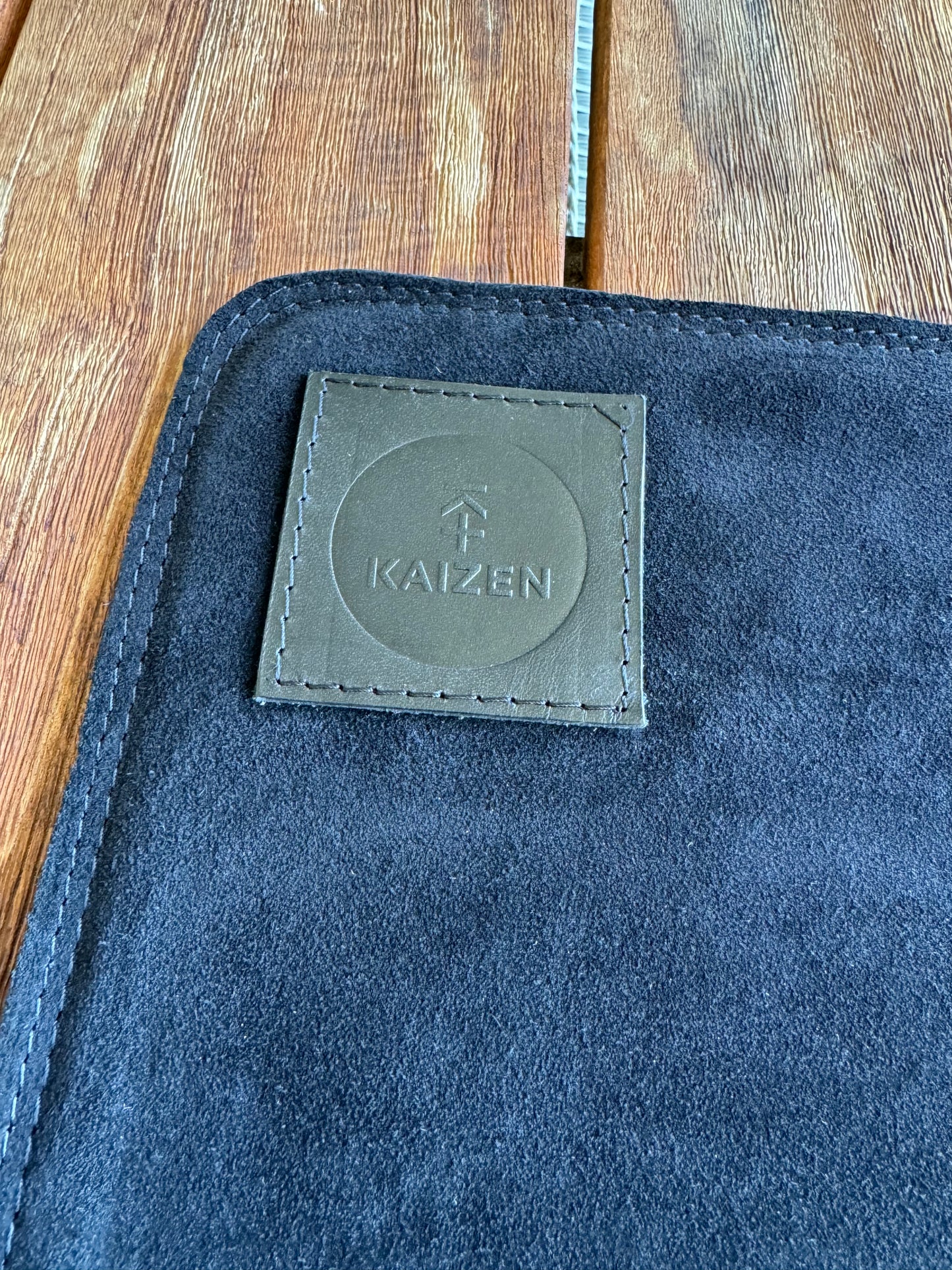 KAIZEN SUEDE LEATHER LENSI BENCH MAT WITH ELBOW PAD 390MM