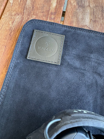 KAIZEN SUEDE LEATHER BENCH MAT WITH ELBOW PAD 390MM