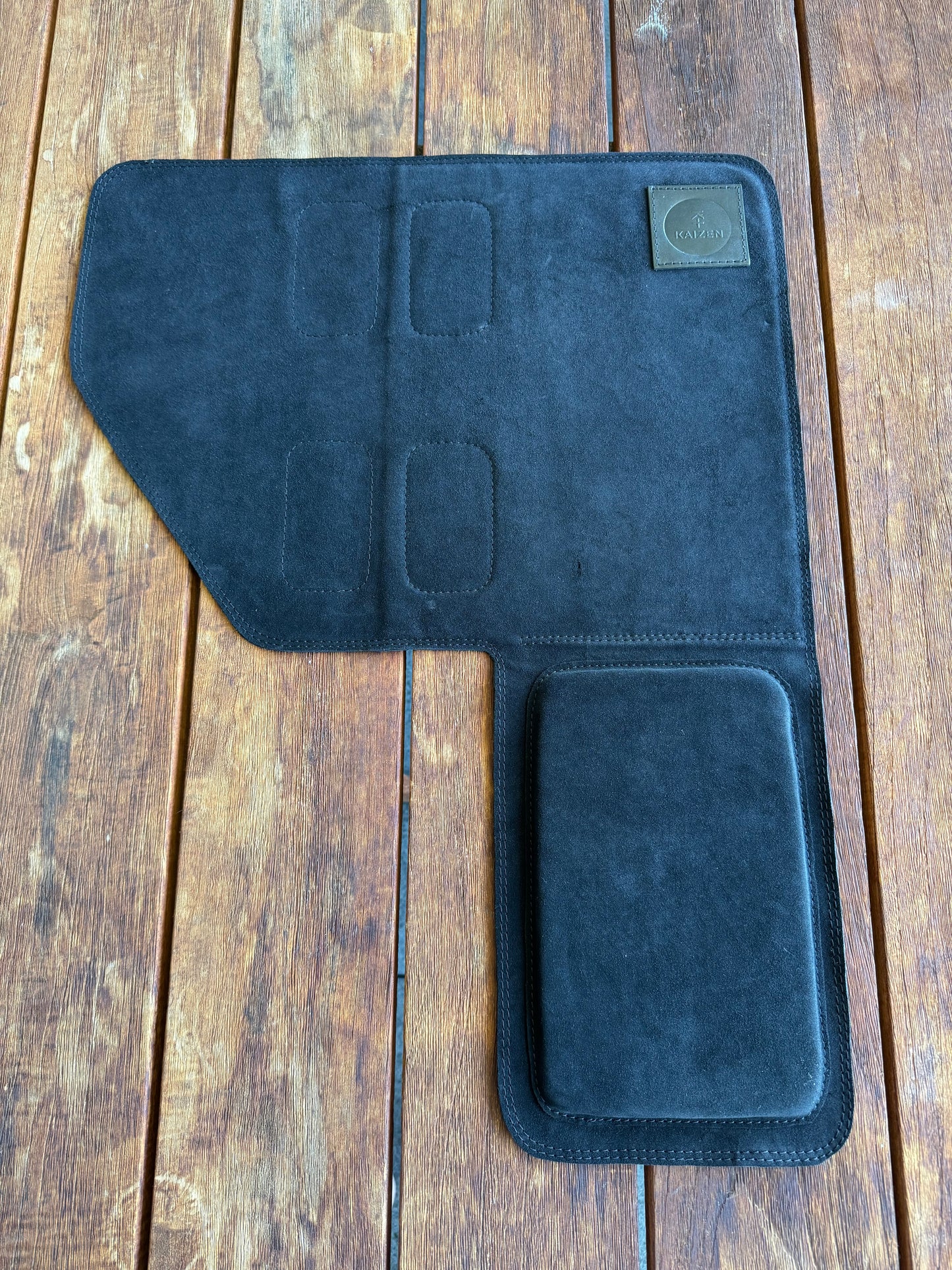 KAIZEN SUEDE LEATHER BENCH MAT WITH ELBOW PAD 390MM