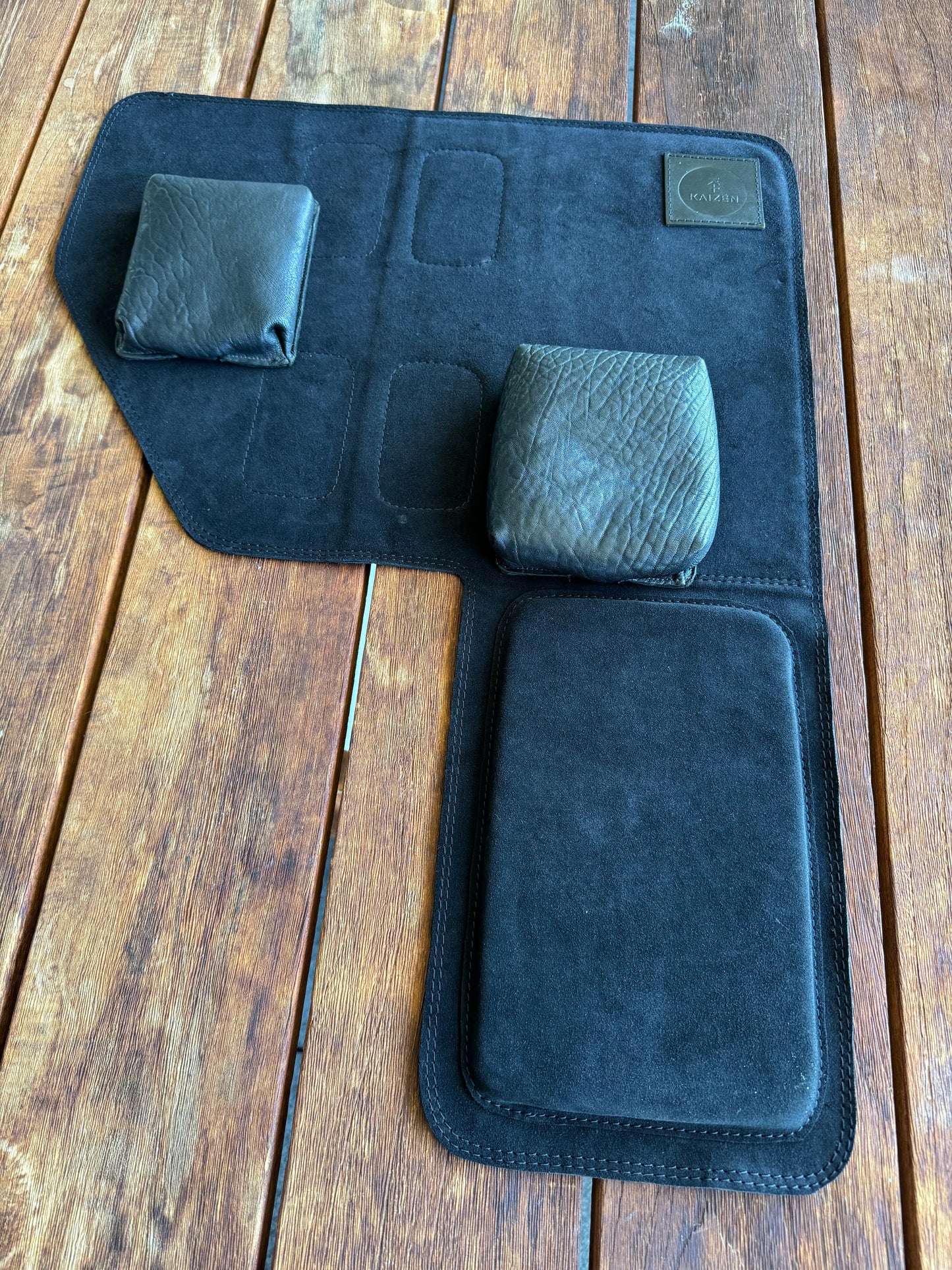 KAIZEN SUEDE LEATHER BENCH MAT WITH ELBOW PAD 390MM
