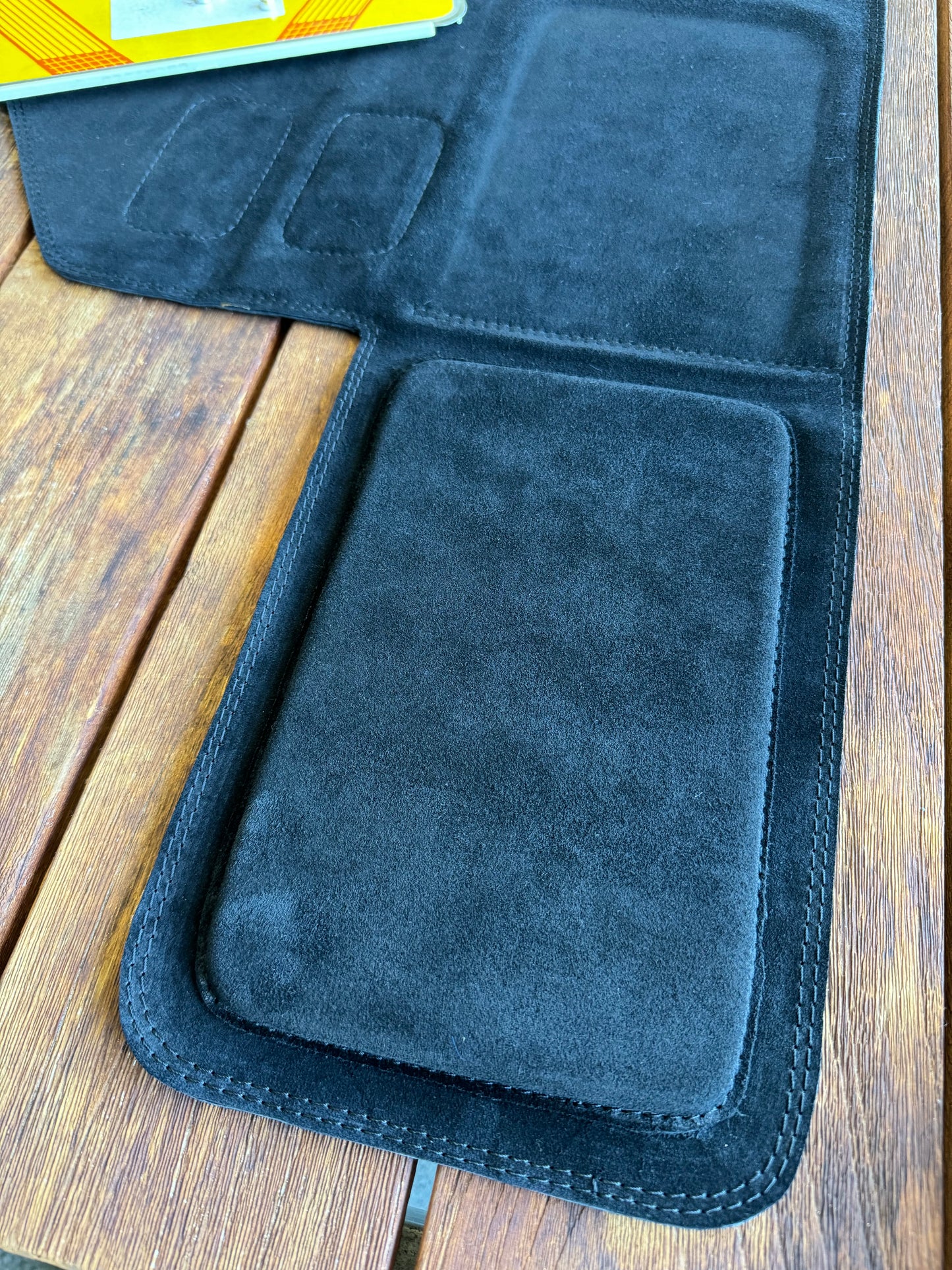 KAIZEN SUEDE LEATHER BENCH MAT WITH ELBOW PAD 440MM