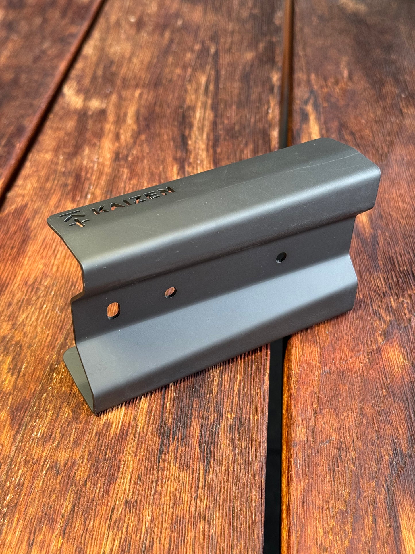 KAIZEN TRACK PLATE/BAG RIDER 3" WIDE THREE DEGREE STAINLESS STEEL CERAKOTE BLACK