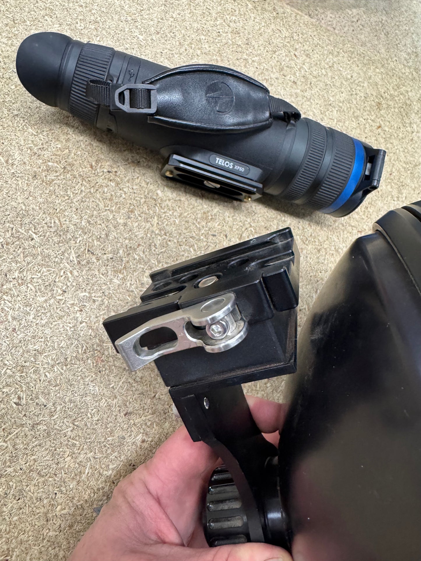 SPACER BLOCK + SS BOLT TO ADAPT FYRLYT TO PULSAR